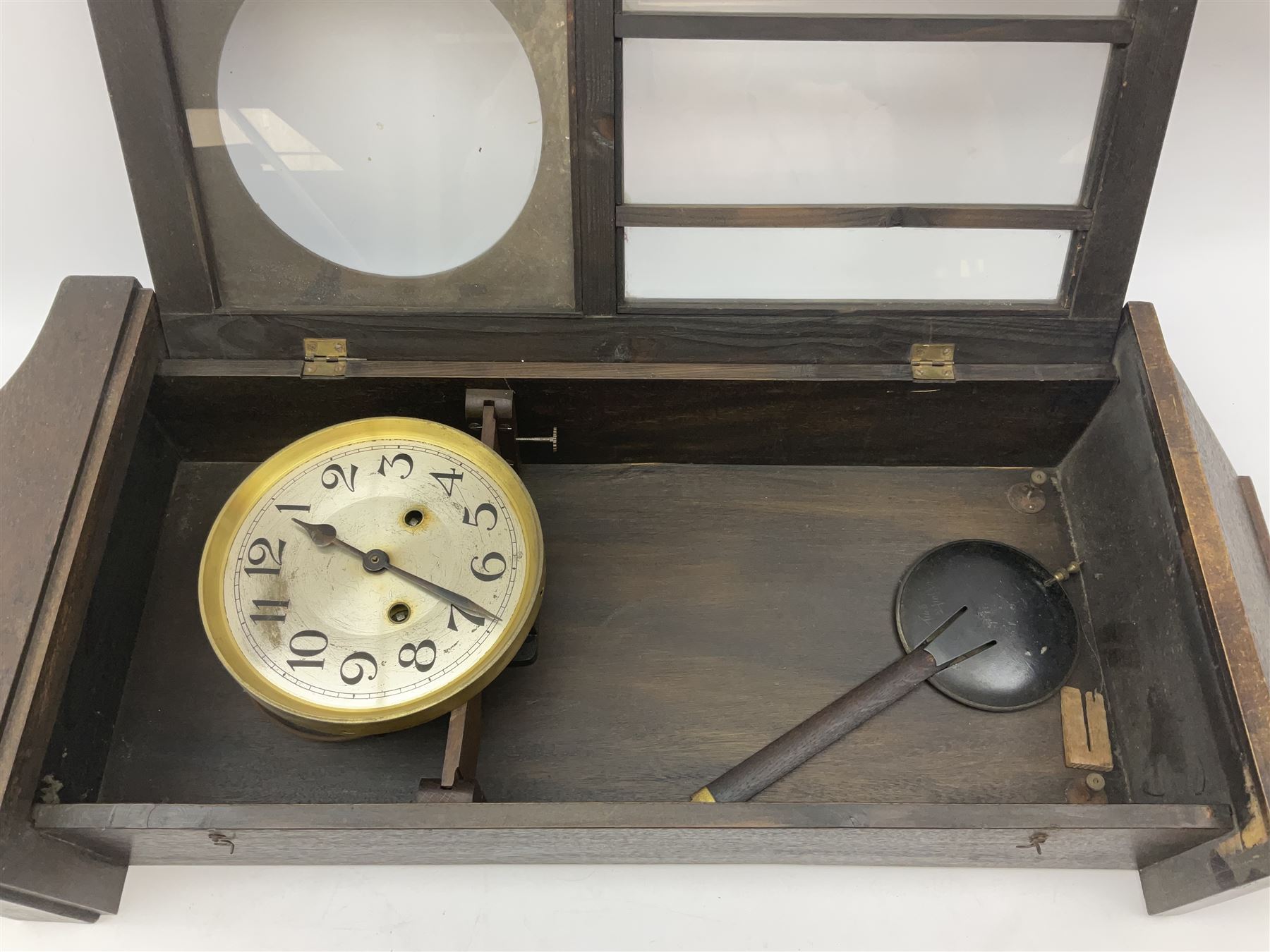 A 1930s spring driven wall clock - Image 5 of 10