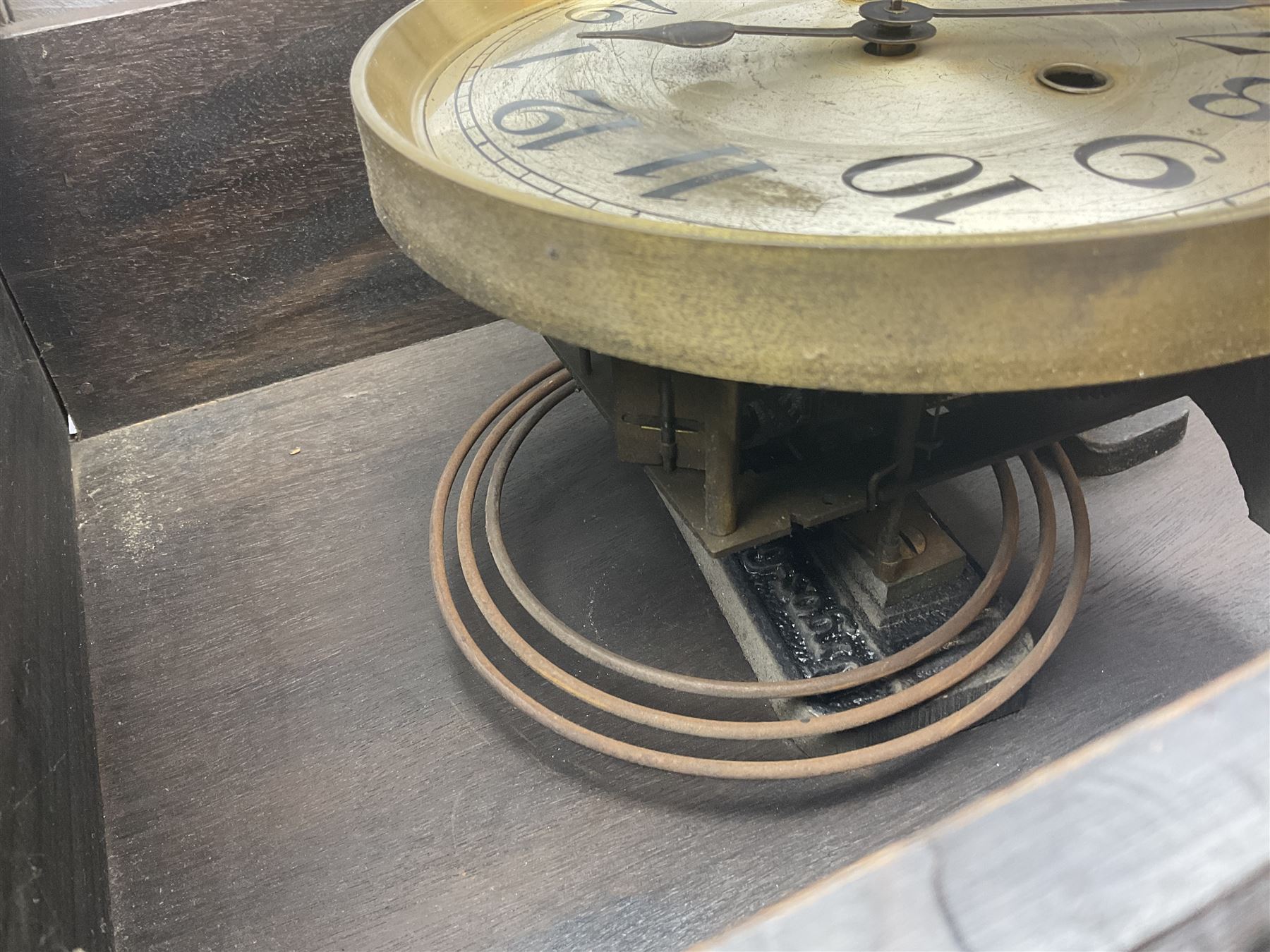 A 1930s spring driven wall clock - Image 7 of 10