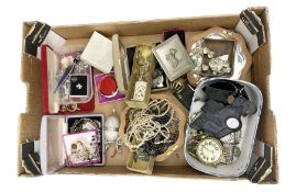 Large collection of assorted costume jewellery