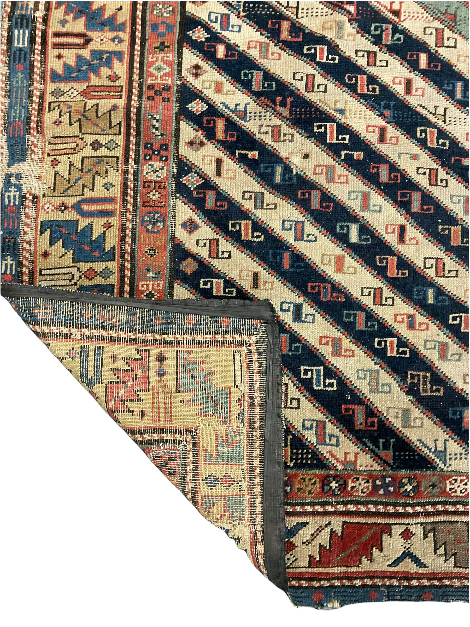 Early 20th century Turkish rug - Bild 2 aus 6