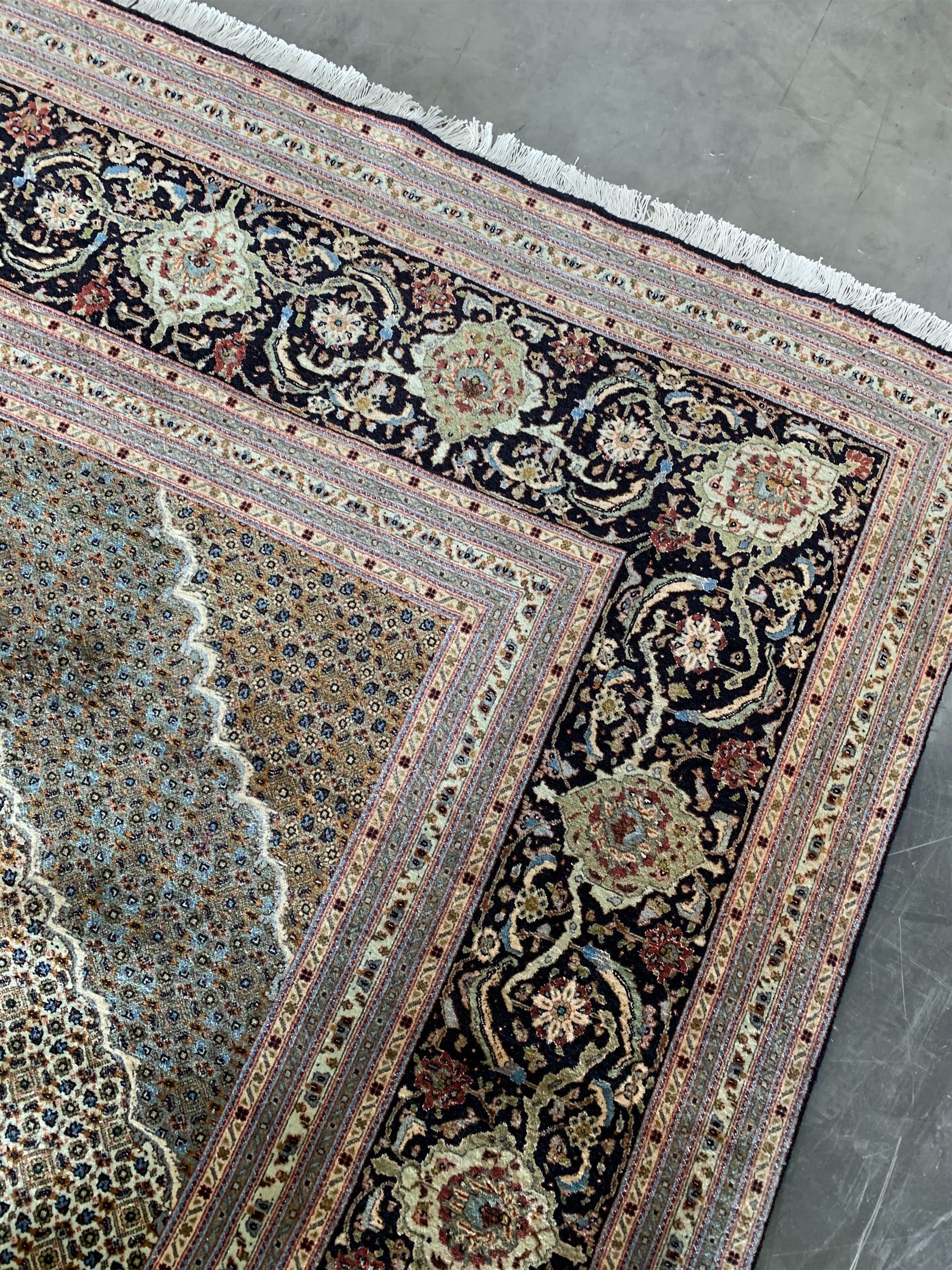 Large Fine Persian Tabriz carpet - Bild 7 aus 8