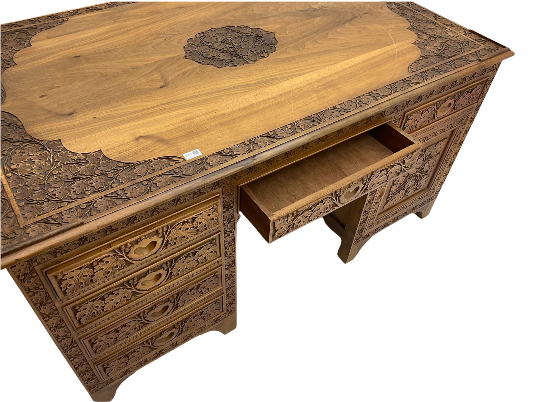 Large Indian hardwood twin pedestal desk - Bild 5 aus 7