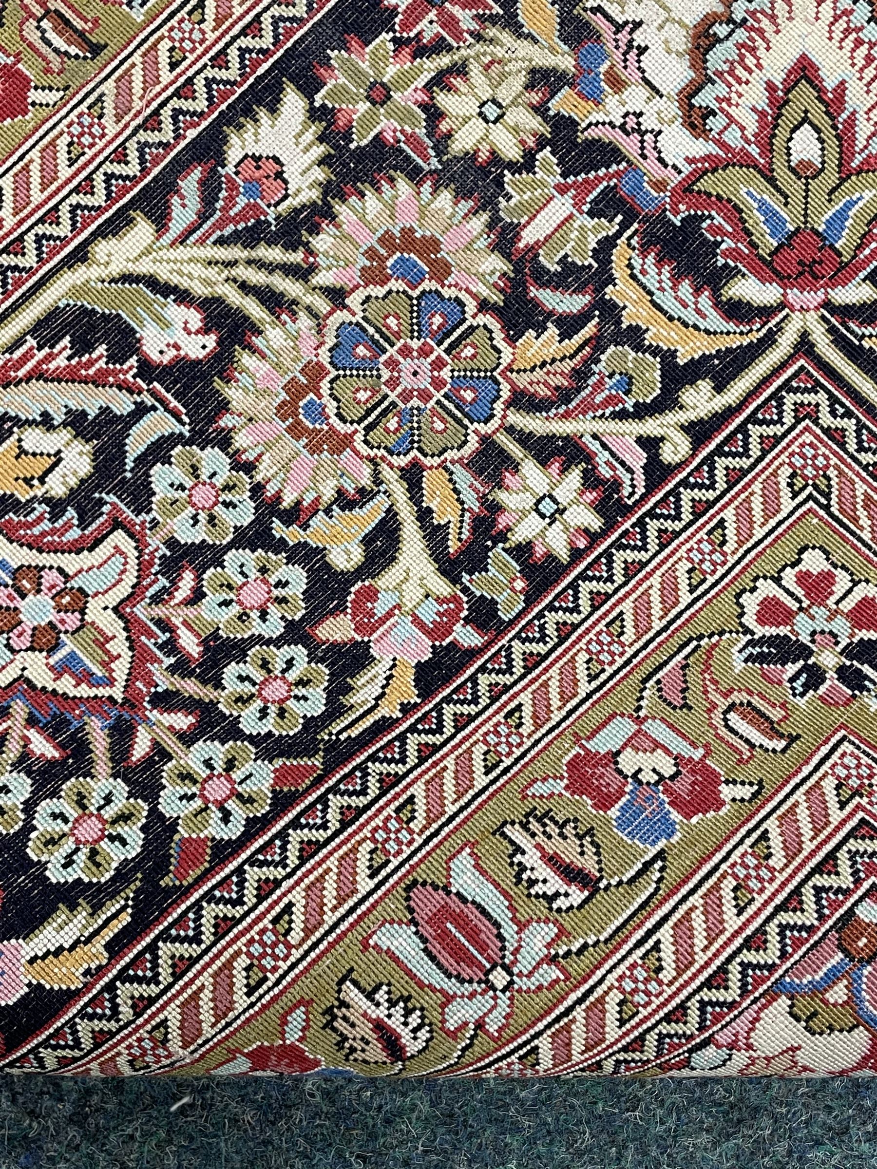 Finely knotted Persian Qom silk rug - Bild 7 aus 13