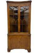 Late 20th century Georgian design mahogany concave corner display cabinet