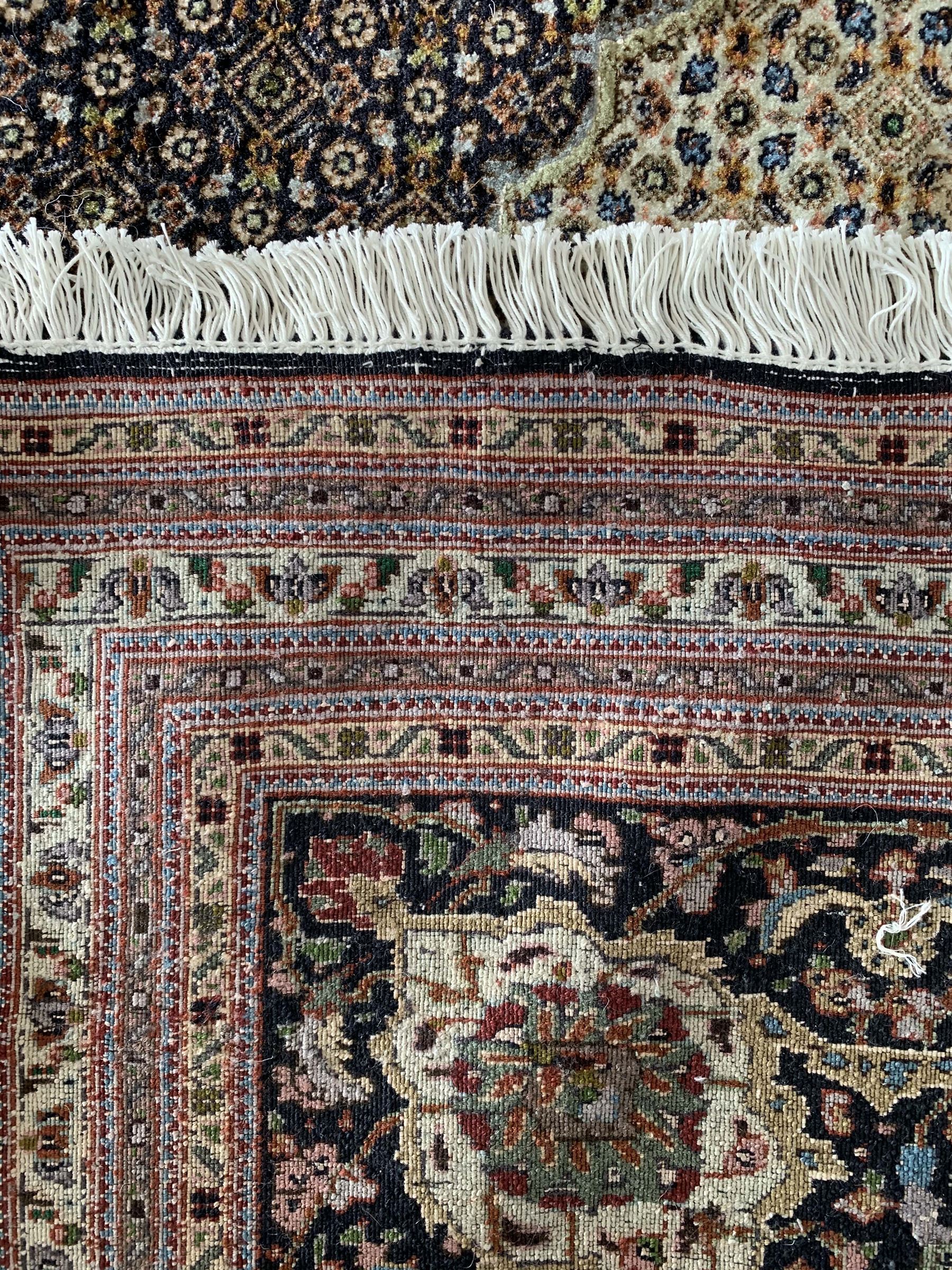 Large Fine Persian Tabriz carpet - Bild 8 aus 8