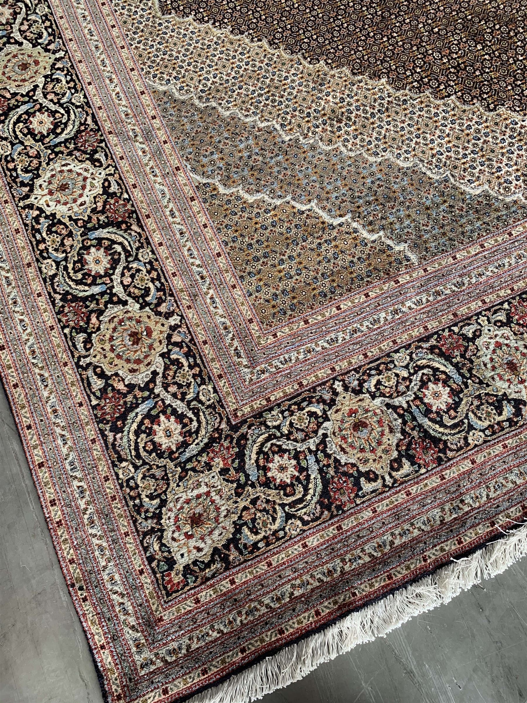 Large Fine Persian Tabriz carpet - Bild 3 aus 8