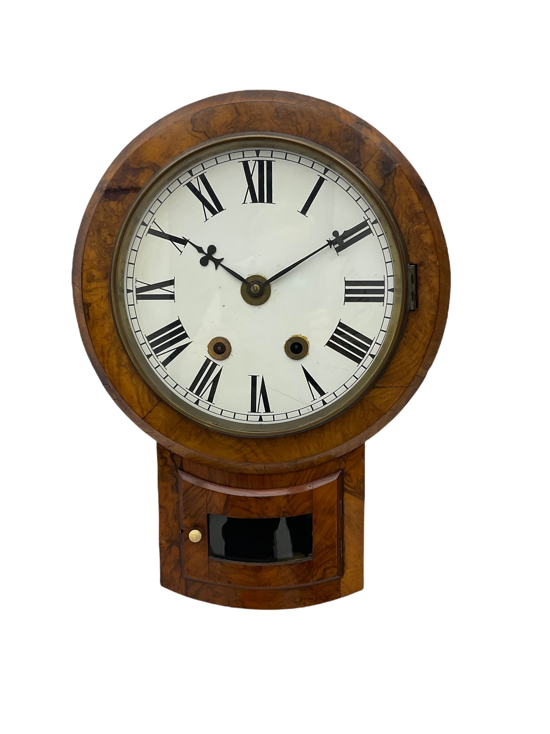 A late 19th century American drop dial wall clock in a walnut case - Bild 2 aus 3