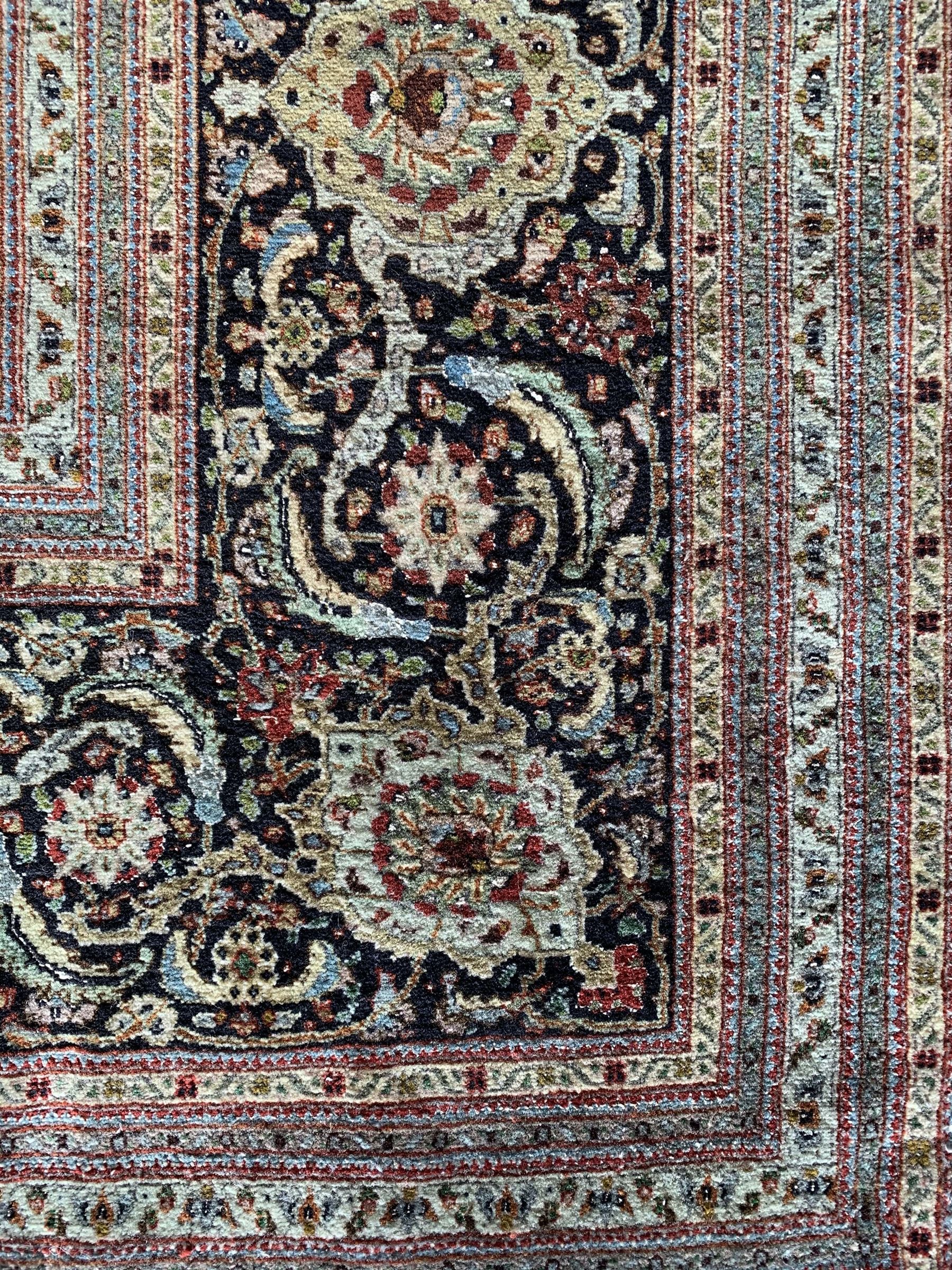 Large Fine Persian Tabriz carpet - Bild 6 aus 8
