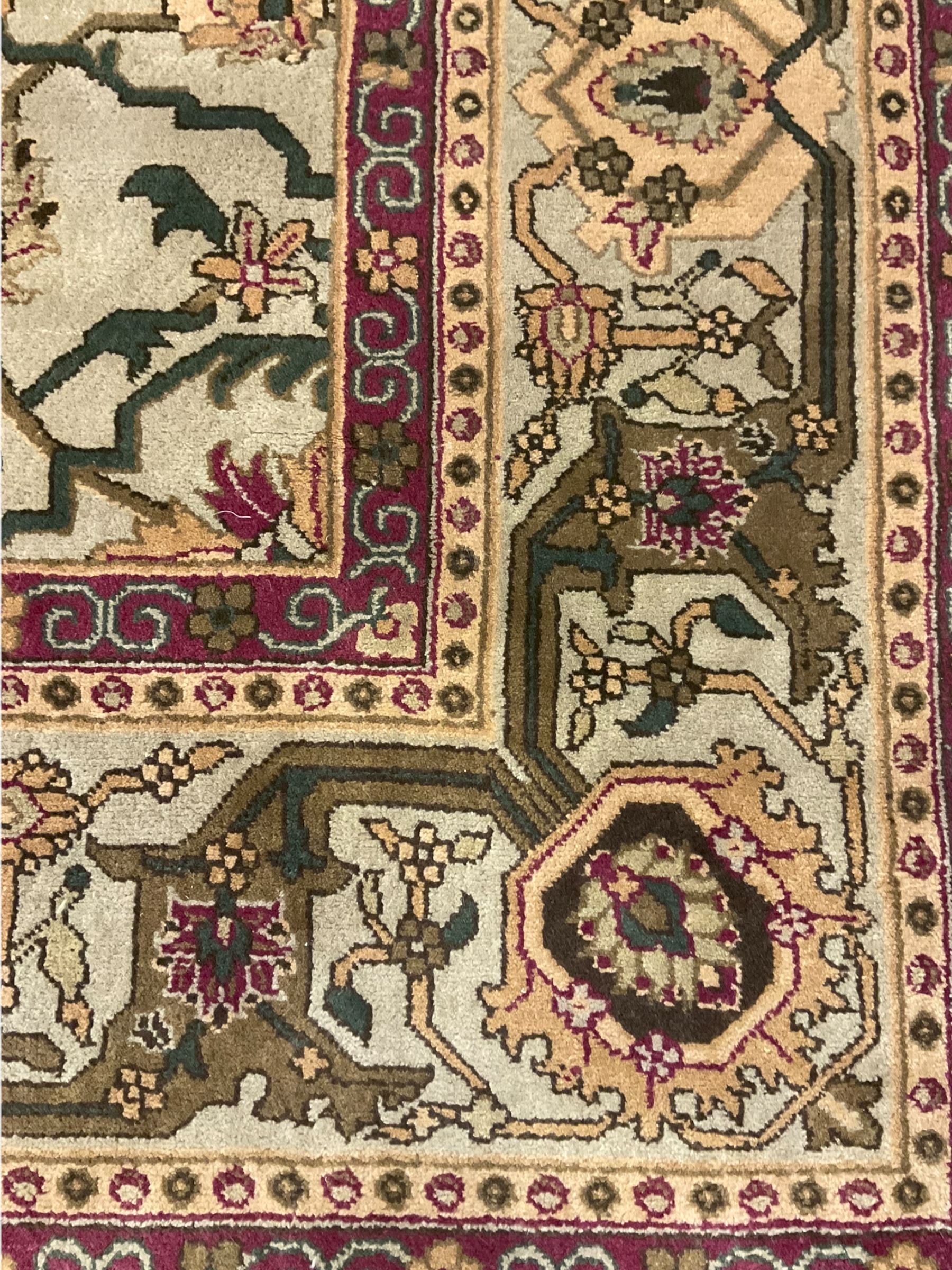 Quality Persian woollen carpet - Bild 3 aus 4