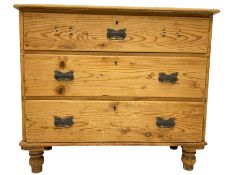 Victorian pine three drawer chest