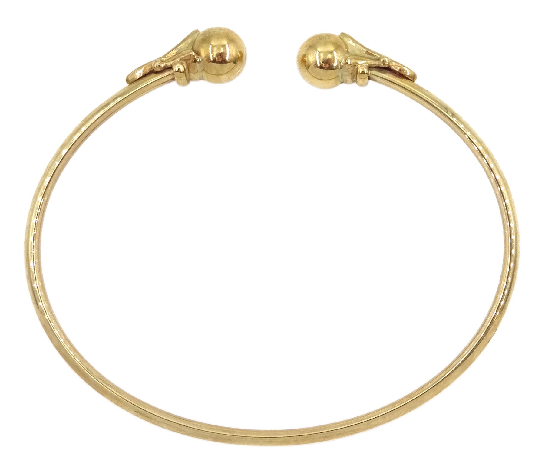 9ct gold torque design bangle - Image 2 of 2