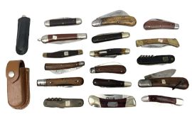 Nineteen pocket knives including Saynor