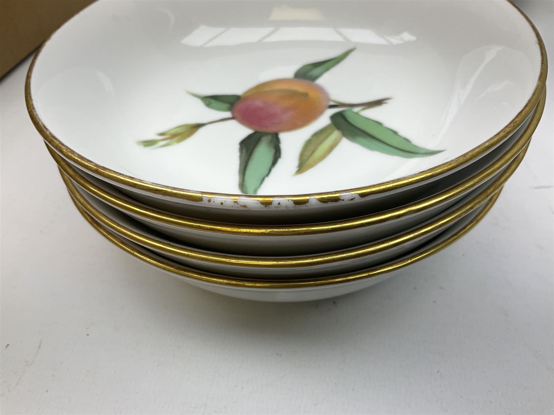 Royal Worcester 'Evesham' pattern tea and dinnerwares - Image 23 of 23