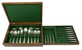 Oak cased canteen of cutlery