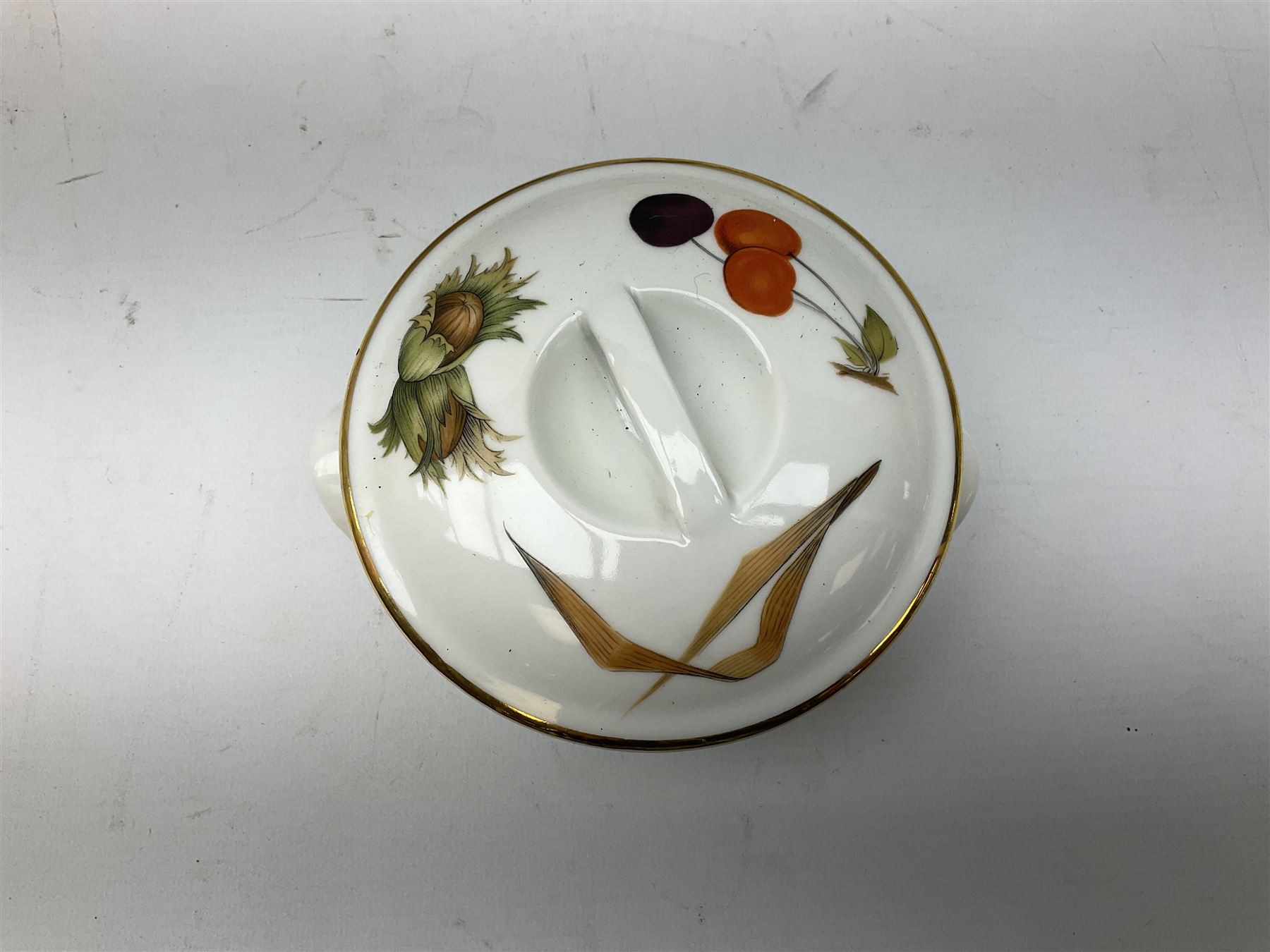 Royal Worcester 'Evesham' pattern tea and dinnerwares - Image 18 of 23