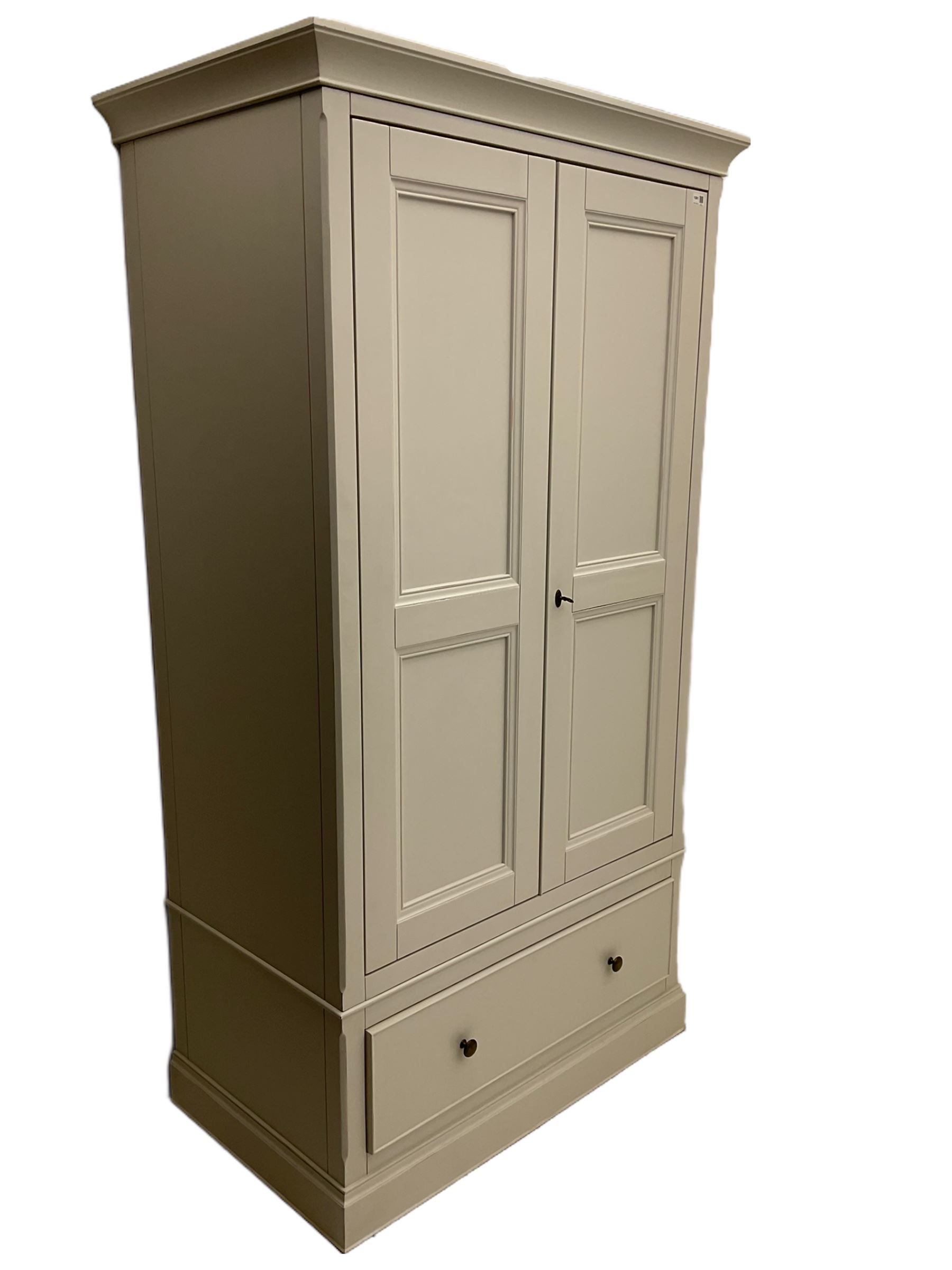 Willis Gambier white painted double wardrobe - Image 3 of 6
