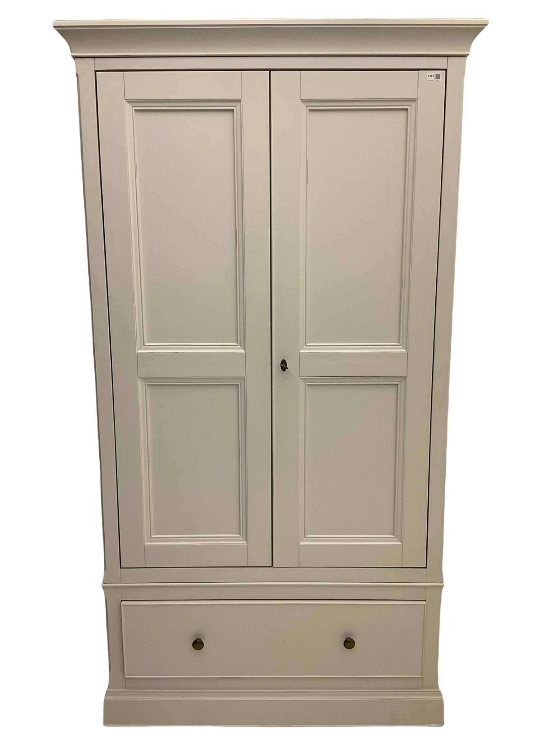 Willis Gambier white painted double wardrobe - Image 2 of 6