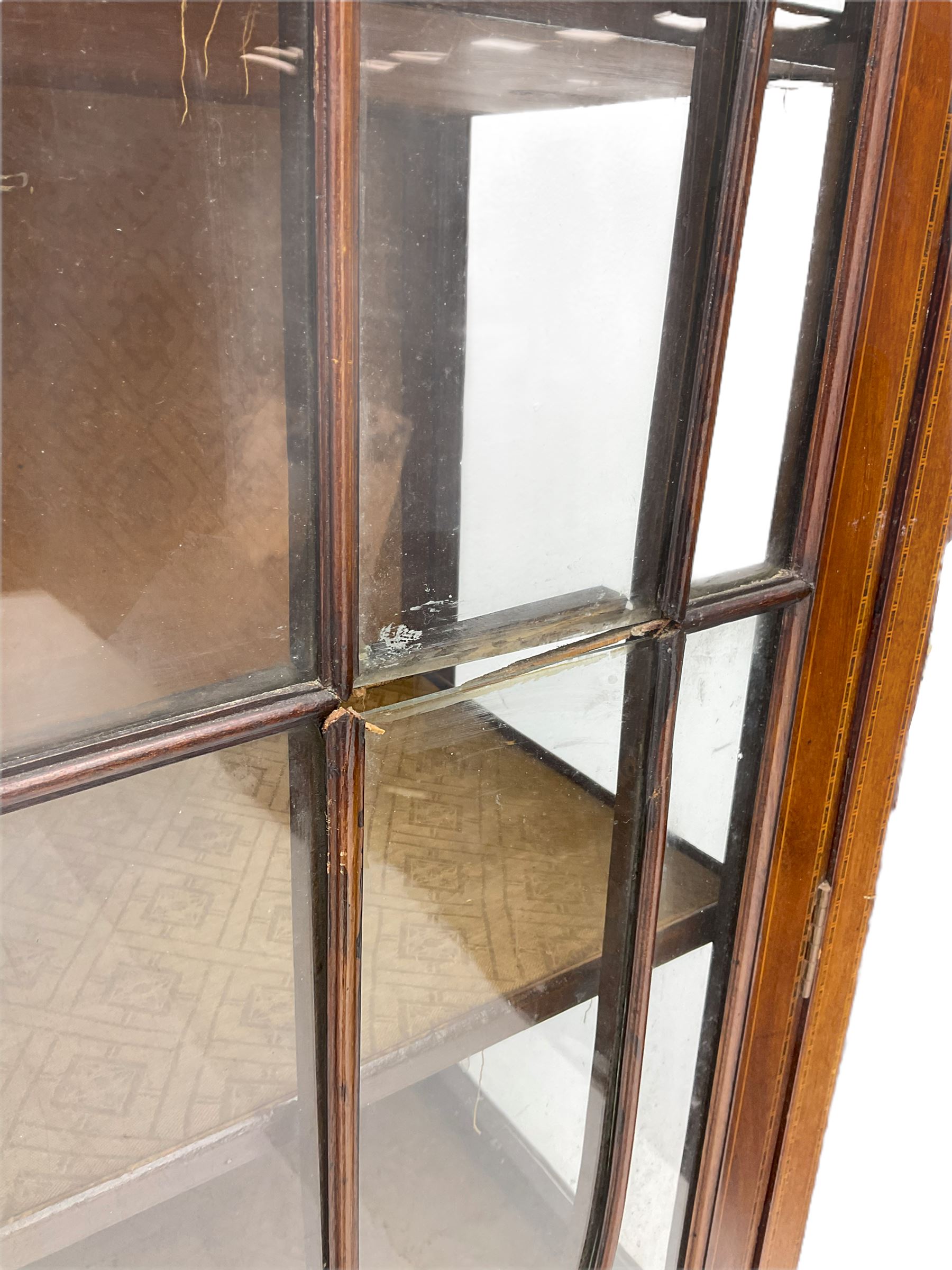 Edwardian inlaid mahogany display cabinet - Image 8 of 9