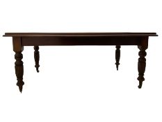 Late 19th century walnut rectangular dining table fitted with end drawer (172cm x 106cm