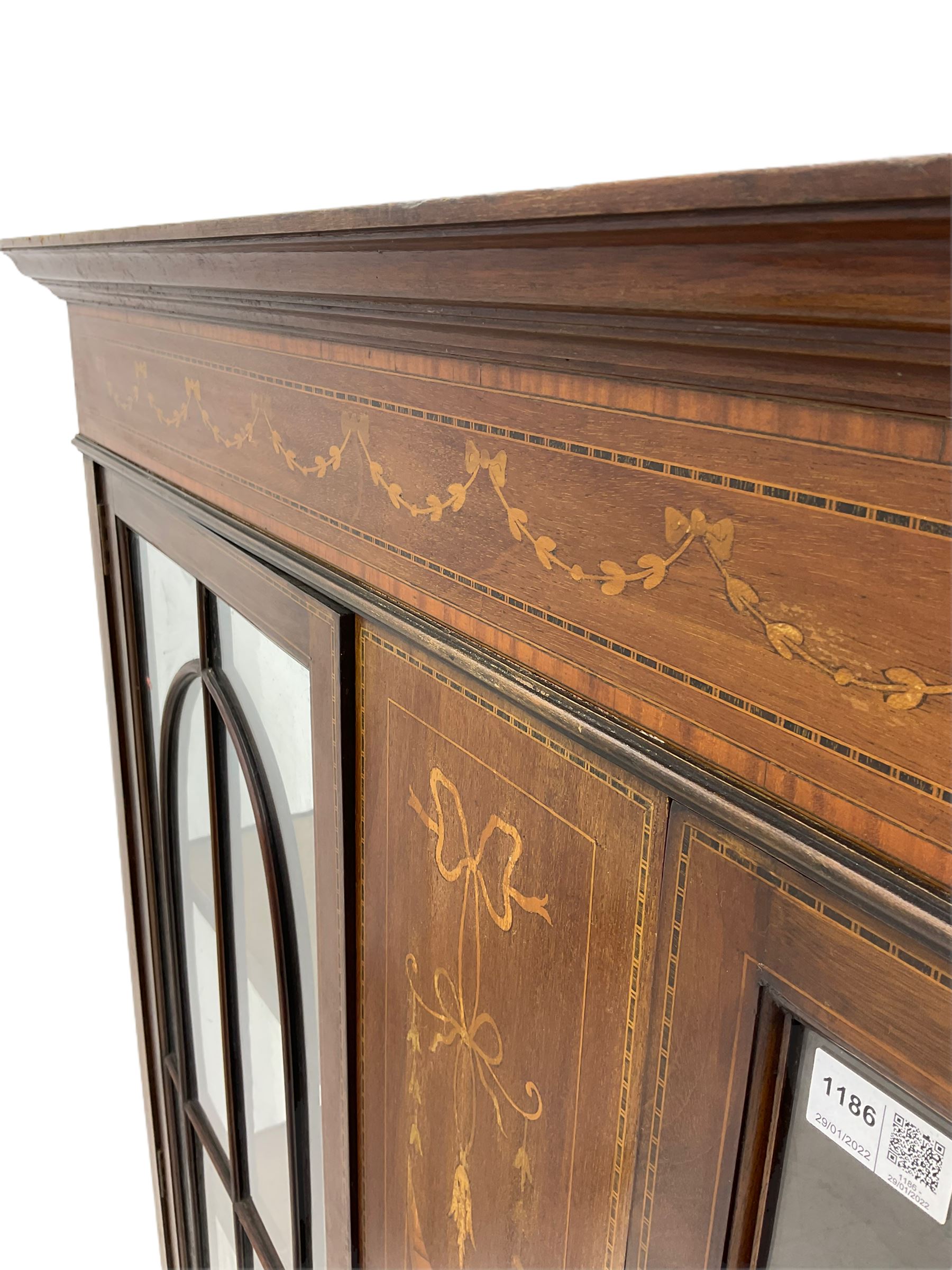 Edwardian inlaid mahogany display cabinet - Image 4 of 9