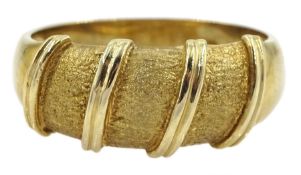 9ct gold textured and polished ring