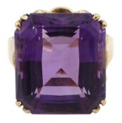 Large gold single stone amethyst ring