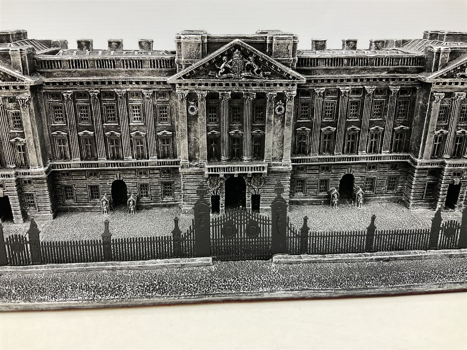 Lilliput Lane Buckingham Palace model - Image 2 of 9