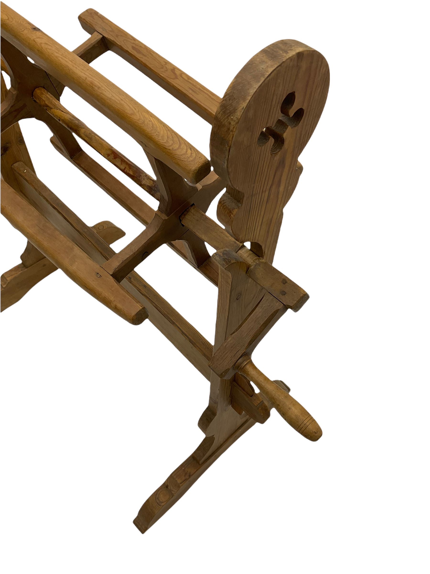 Pine spinning wheel - Image 4 of 6