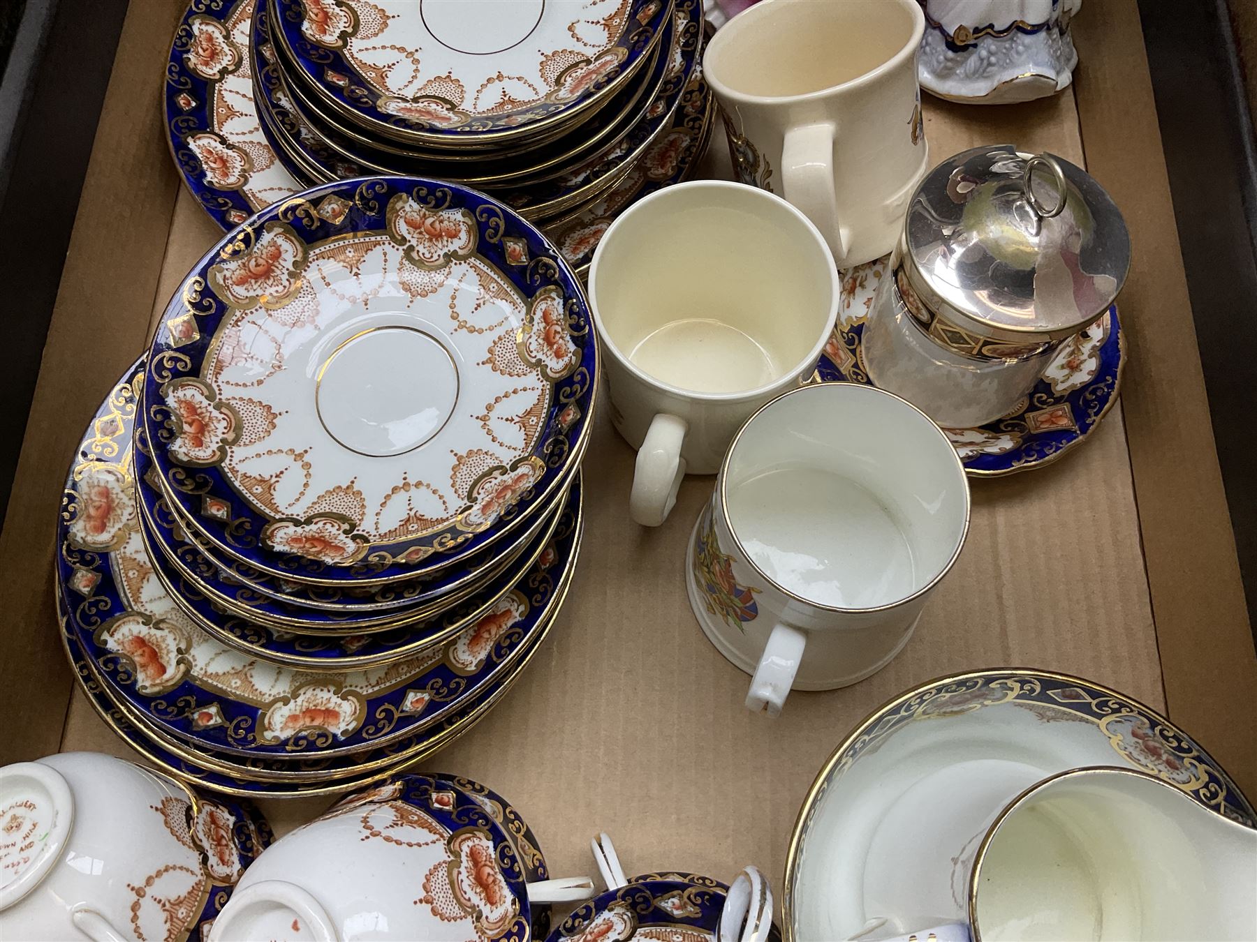 Royal Albert tea wares decorated in the Imari style - Image 8 of 14