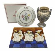 Group of ceramics comprising Spode ‘Summer Palace’ boxed plate