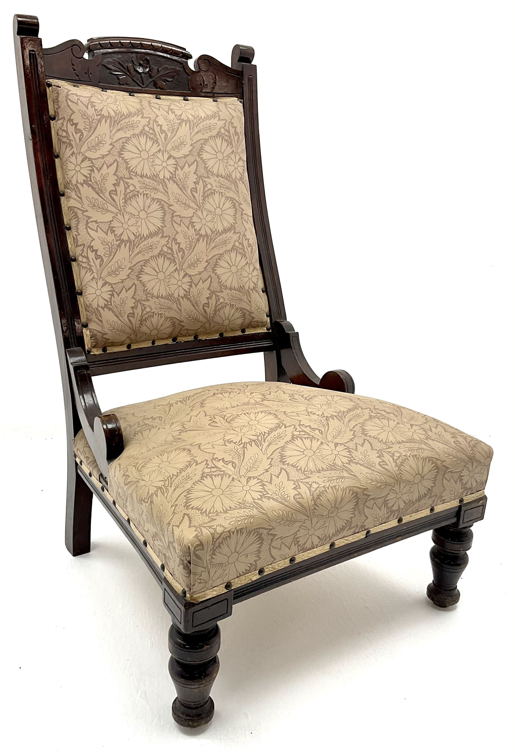 Victorian mahogany framed nursing chair - Image 2 of 4