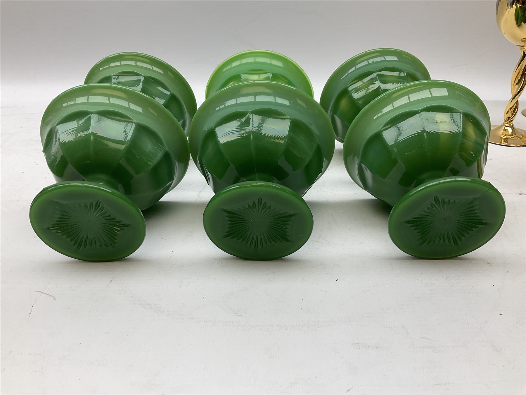 Set of six Art Deco style green glass sundae dishes - Image 4 of 7