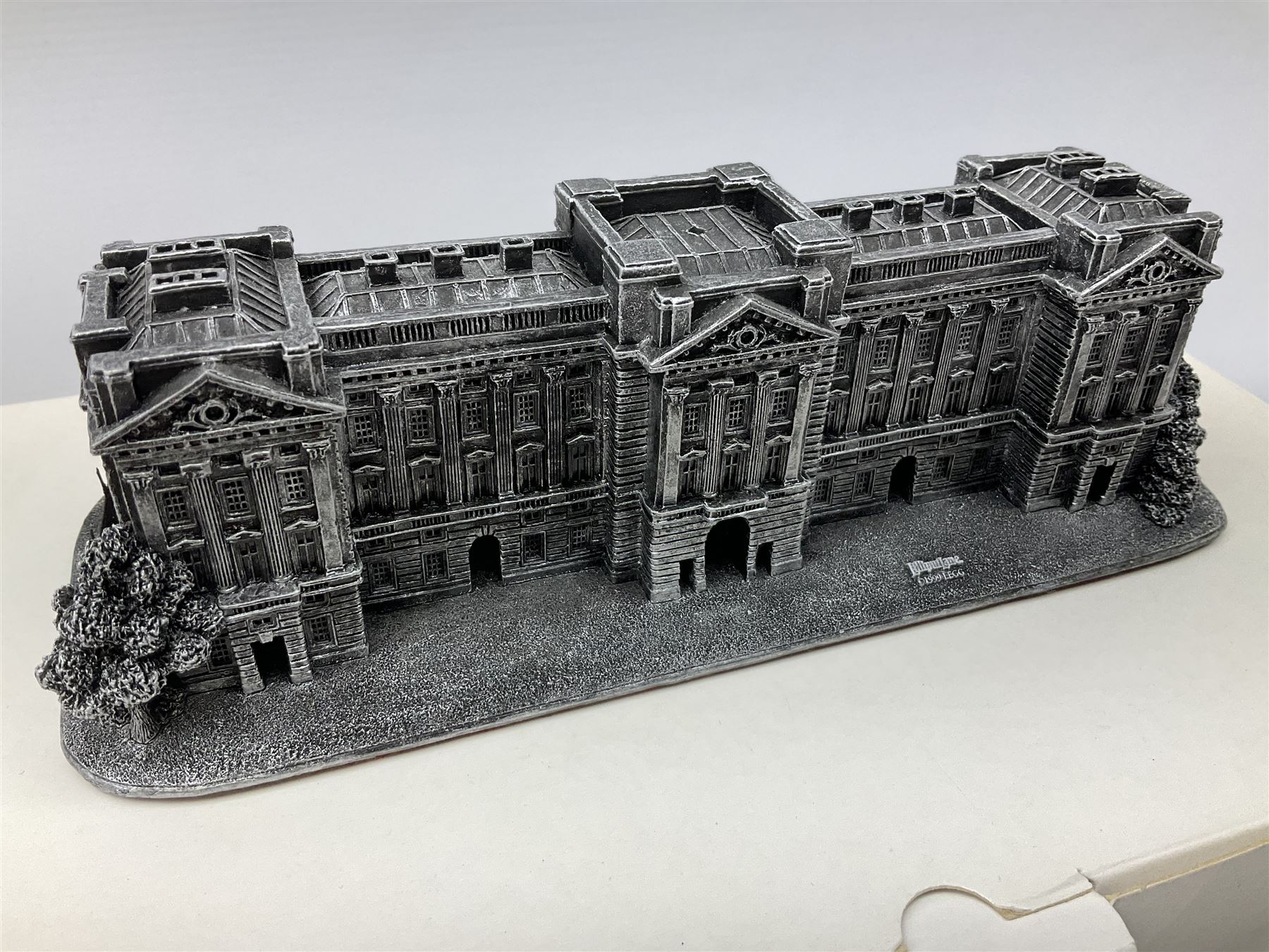 Lilliput Lane Buckingham Palace model - Image 4 of 9