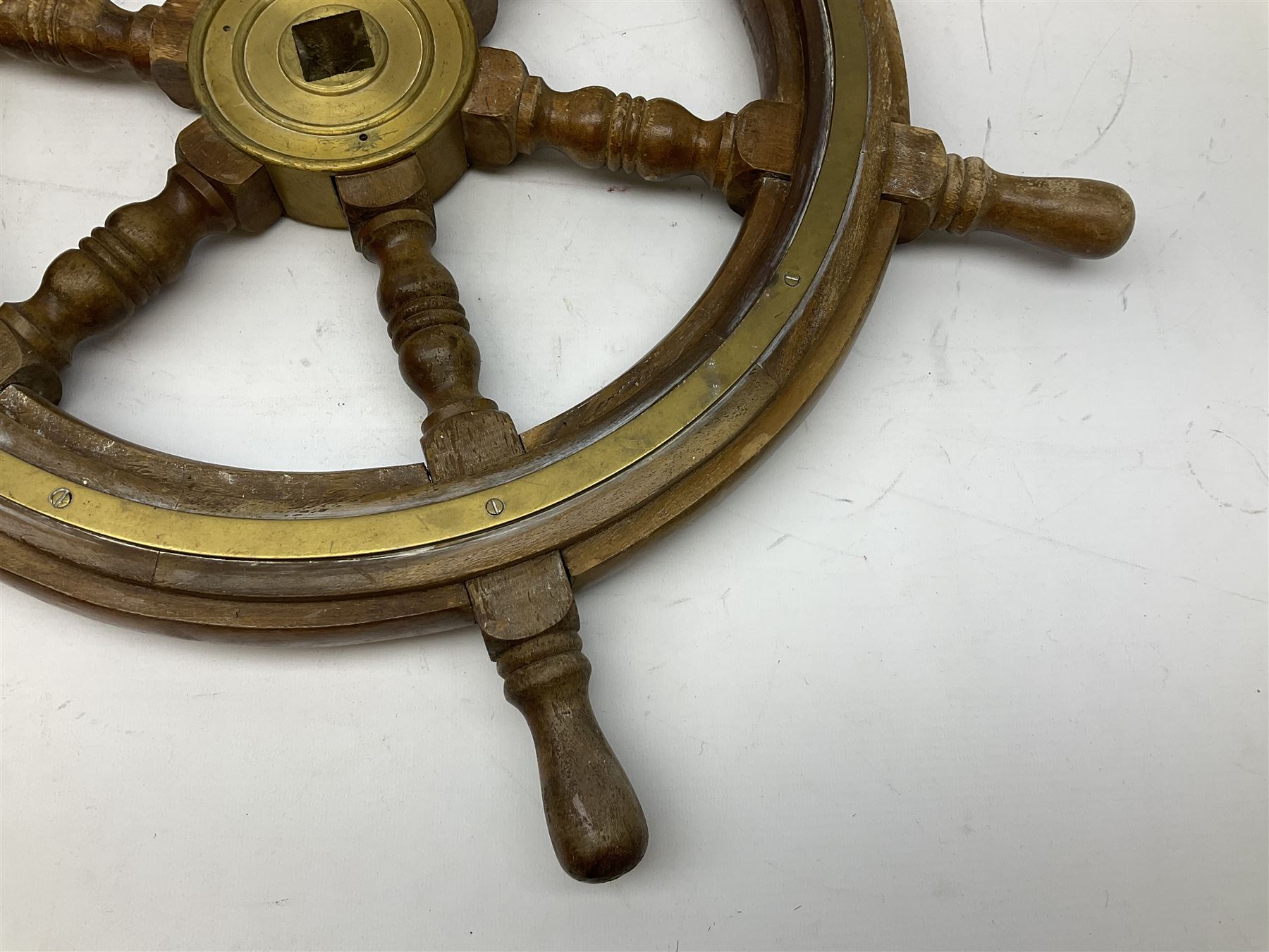 Six turned spokes ship wheel with brass central boss - Image 5 of 8