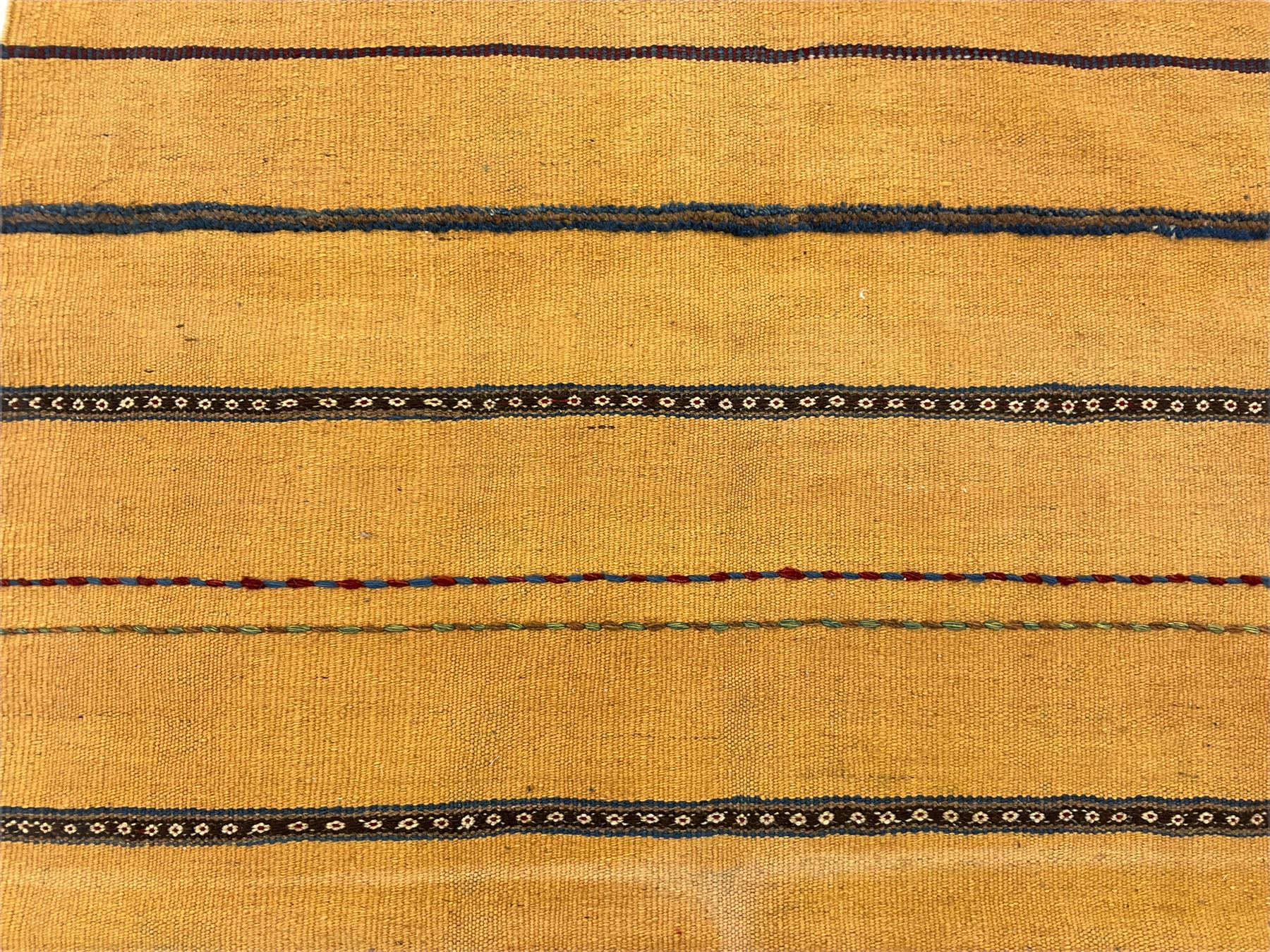 Flat weave rug - Image 3 of 4