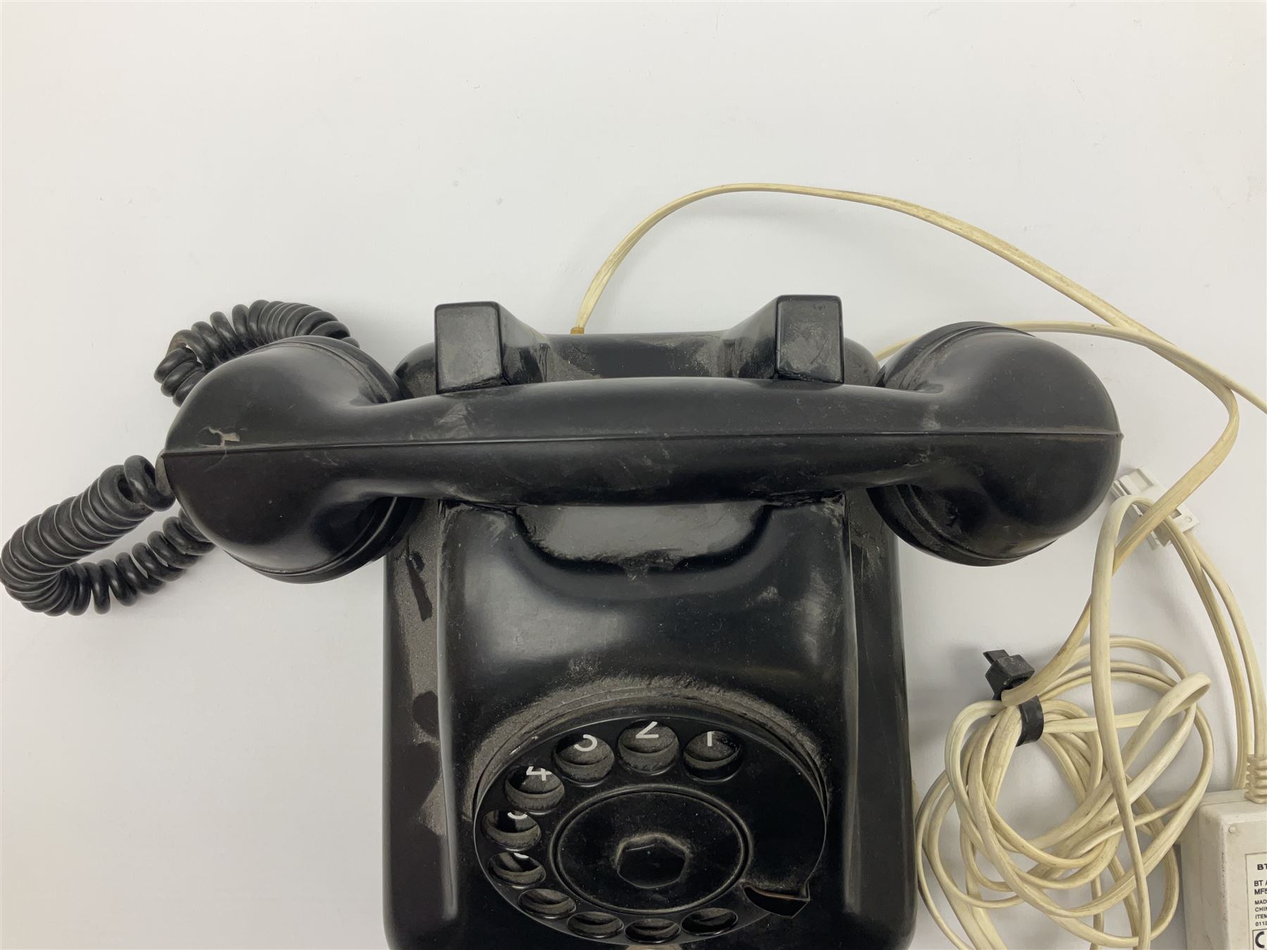 Black Bakelite telephone with rotary dial - Image 4 of 7