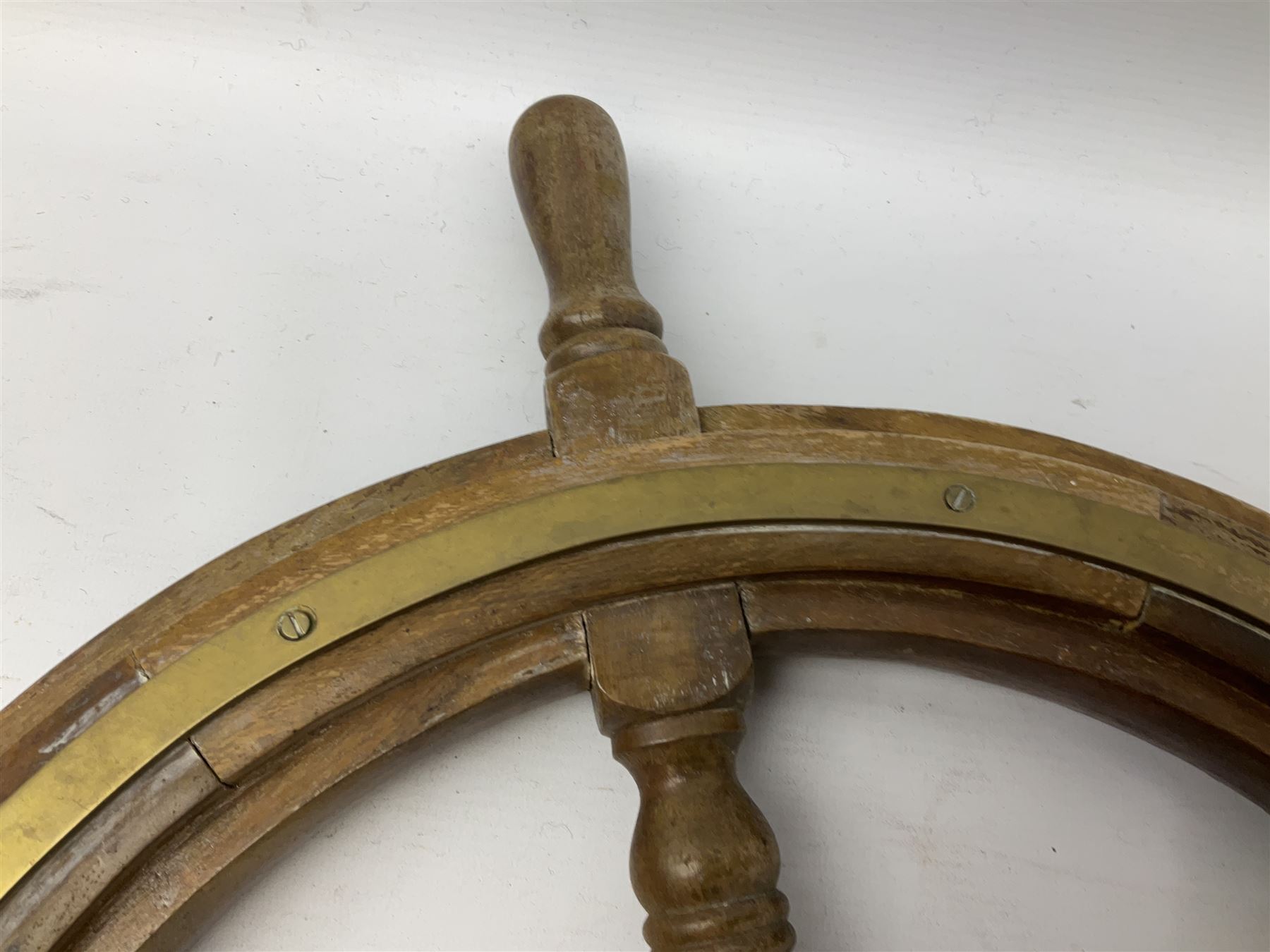 Six turned spokes ship wheel with brass central boss - Image 2 of 8