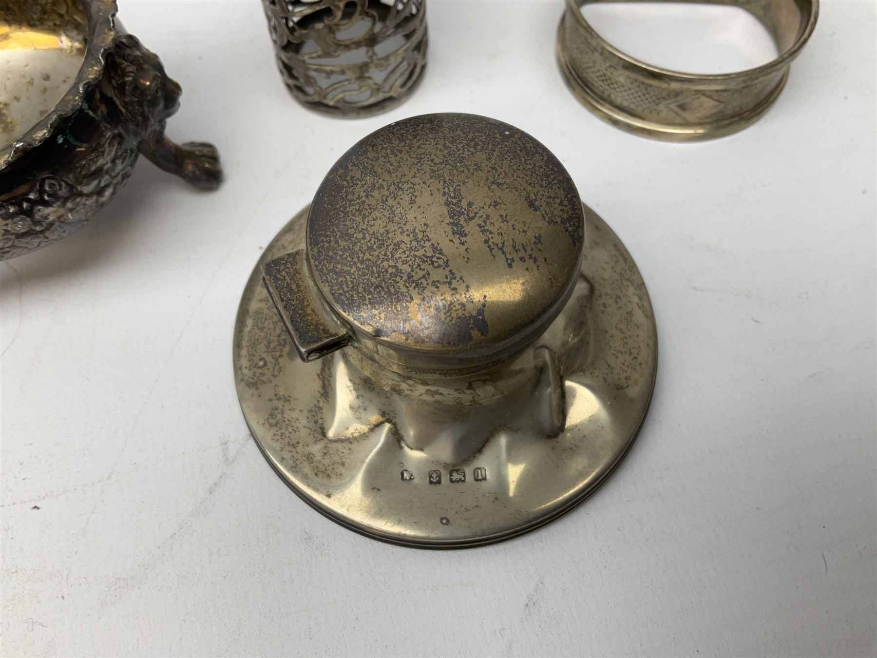 Silver mounted capstan inkwell - Image 3 of 12