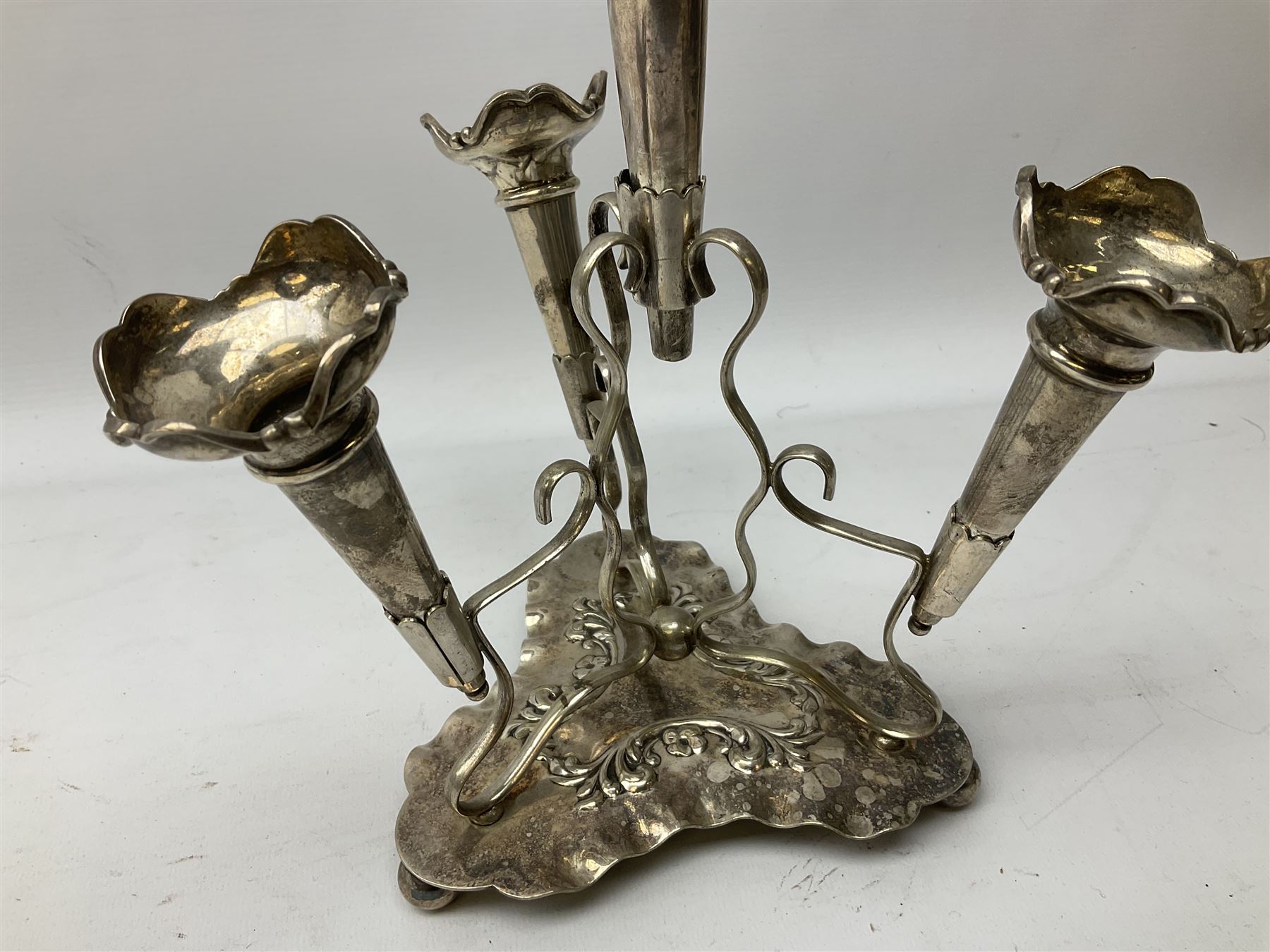 Four hallmarked silver trumpet vases - Image 4 of 11