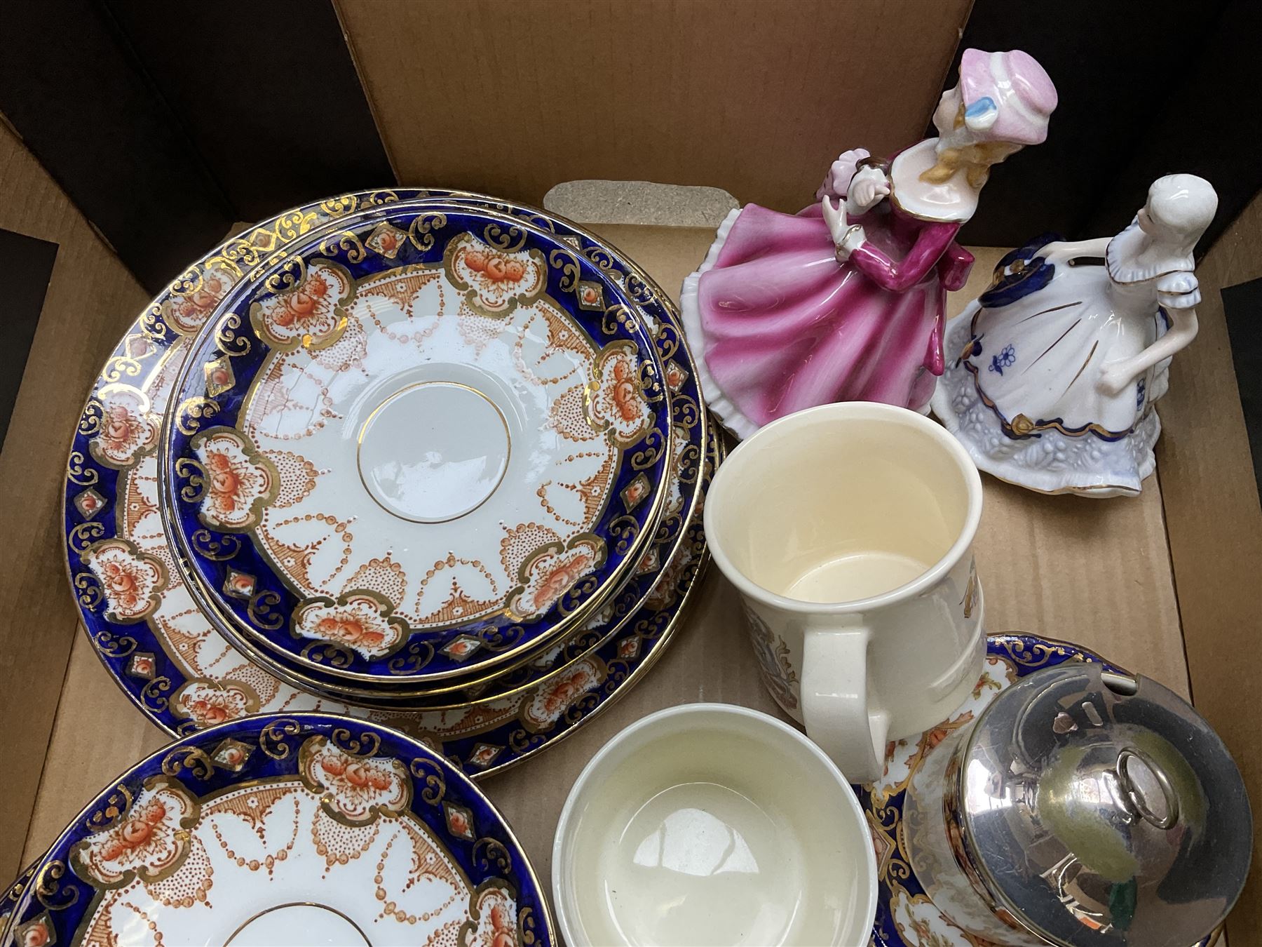 Royal Albert tea wares decorated in the Imari style - Image 9 of 14