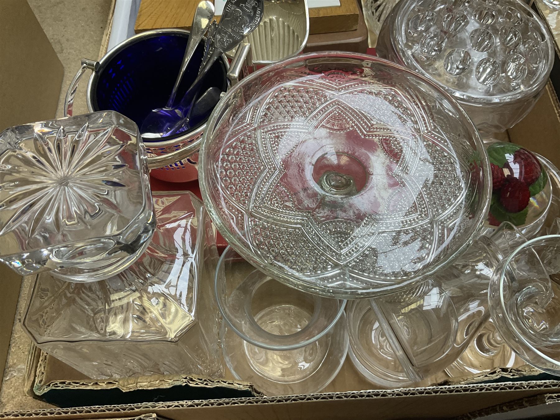 Quantity of glass and metal ware to include silver plate - Image 5 of 13