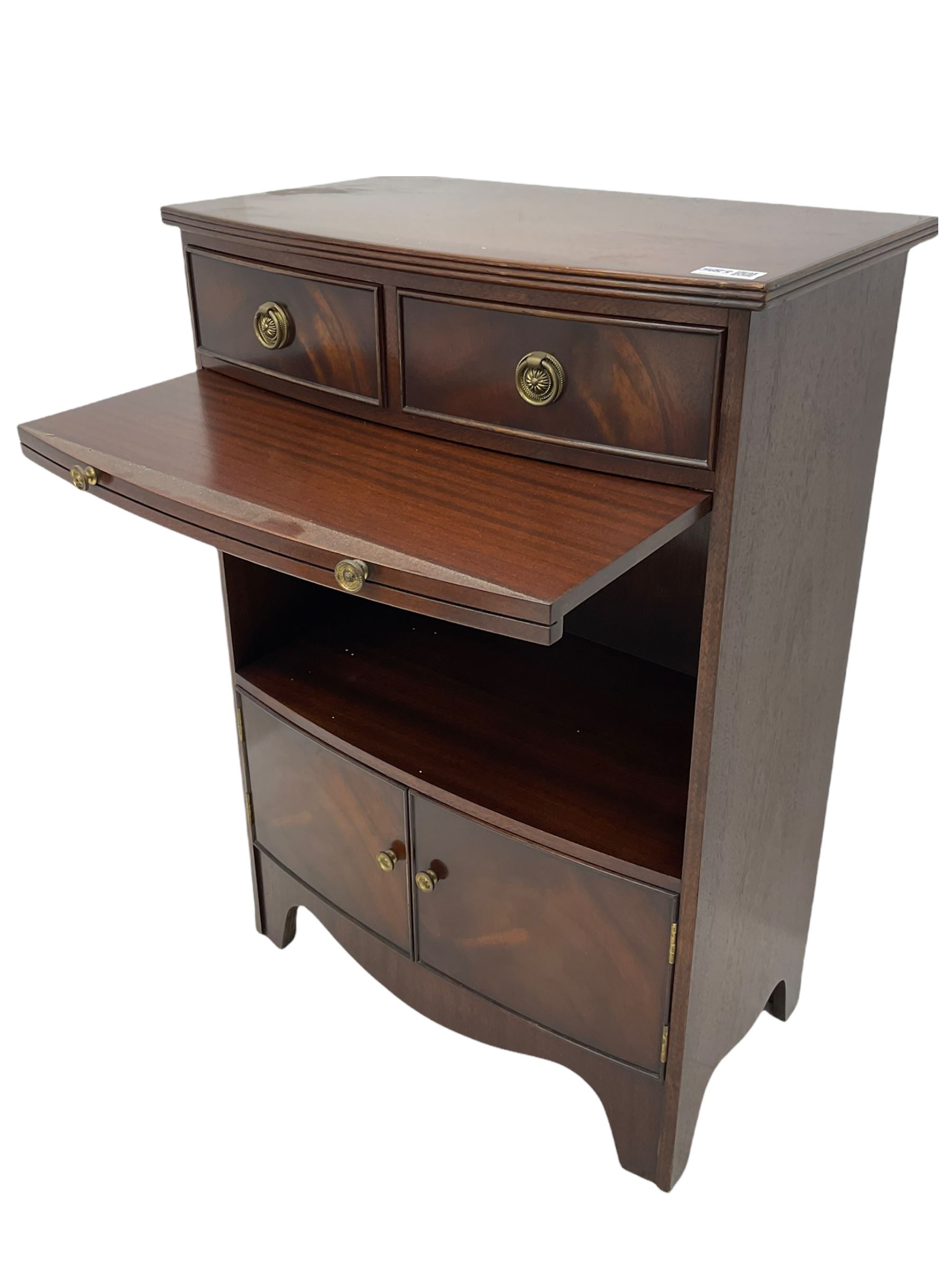 Small mahogany bow front cabinet - Image 10 of 11