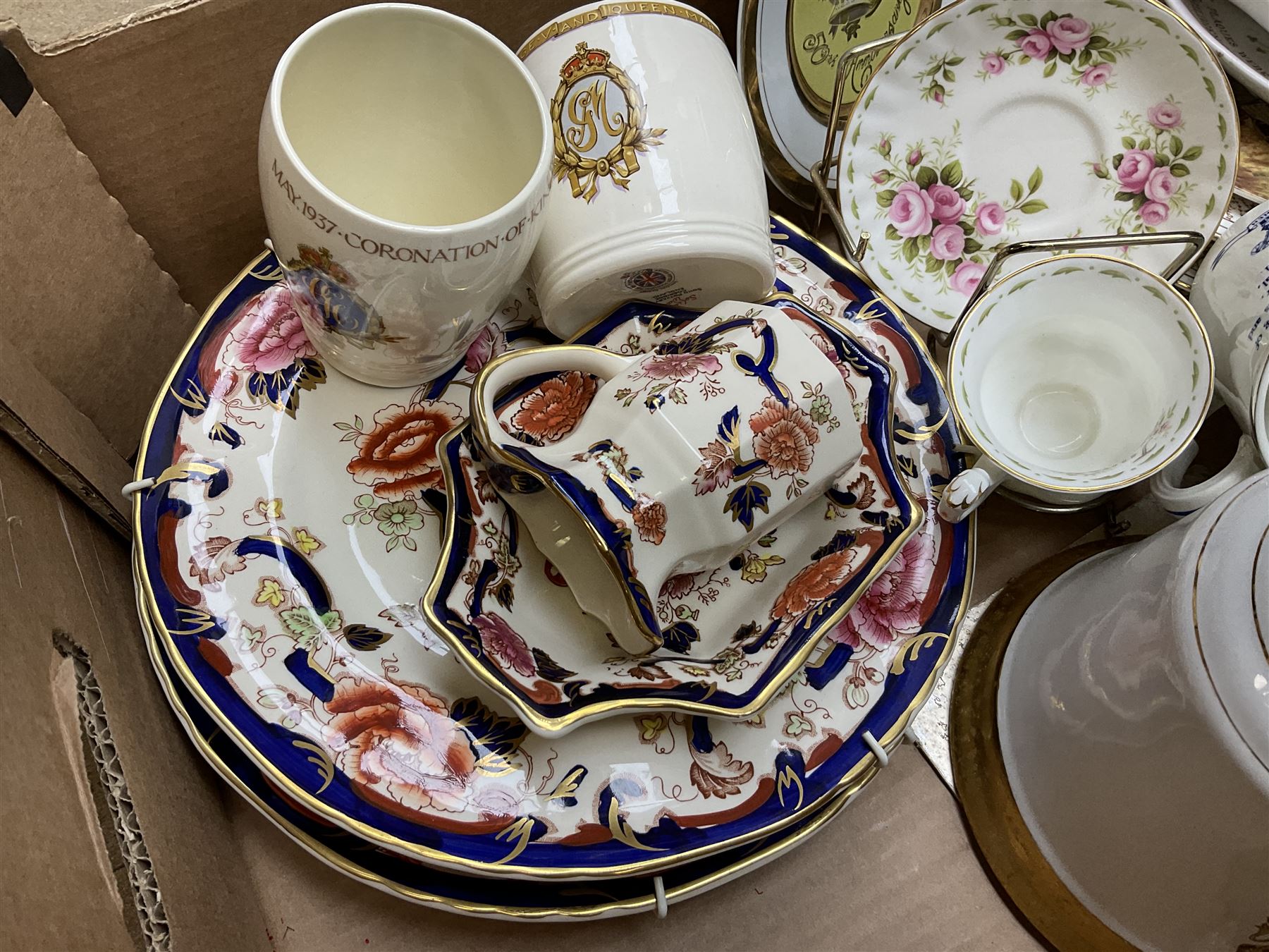 Royal Albert tea wares decorated in the Imari style - Image 13 of 14