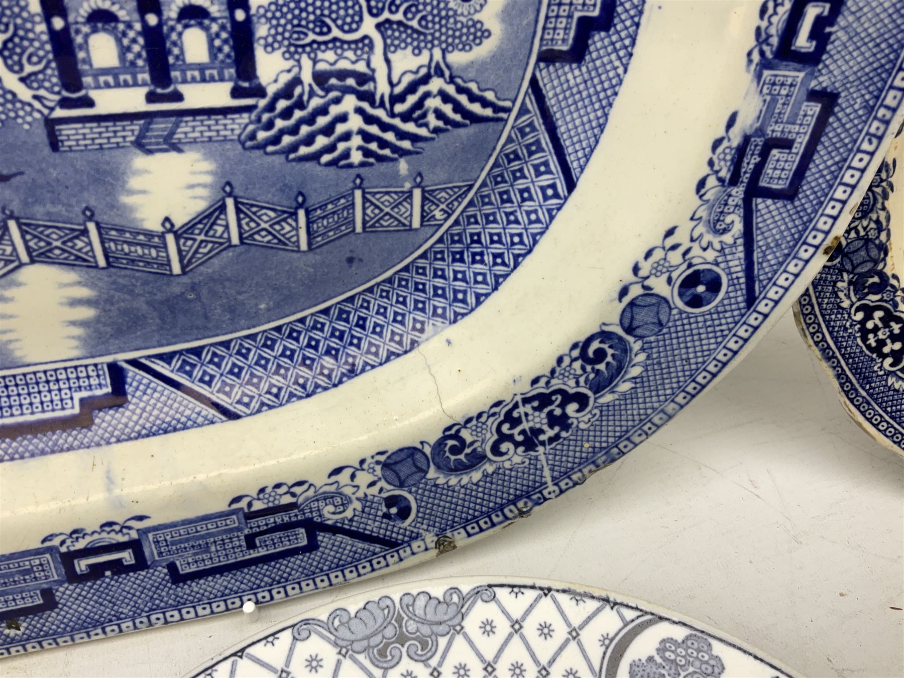 19th century and later blue and white dinner wares - Image 11 of 12