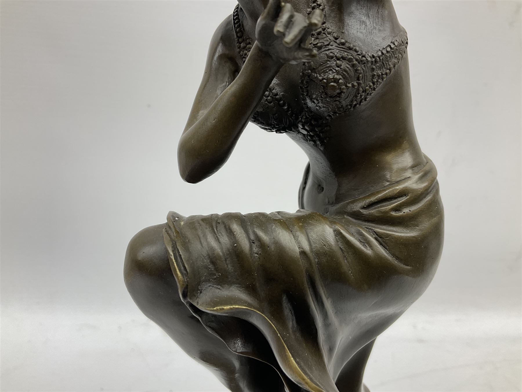 Art Deco style bronze figure of a dancer after 'Chiparus' - Image 5 of 16