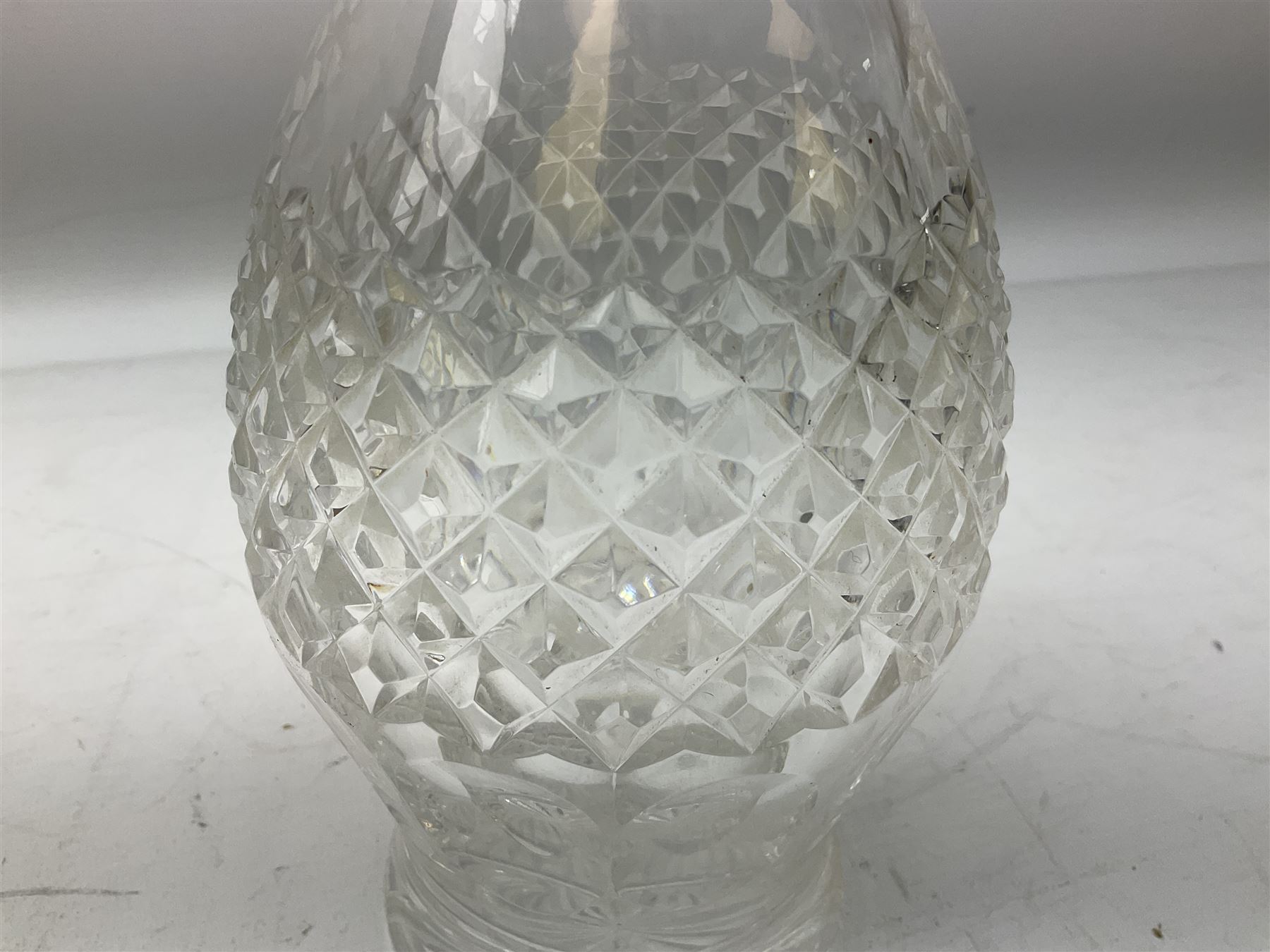 Waterford Crystal cut glass decanter in the Colleen pattern - Image 32 of 35