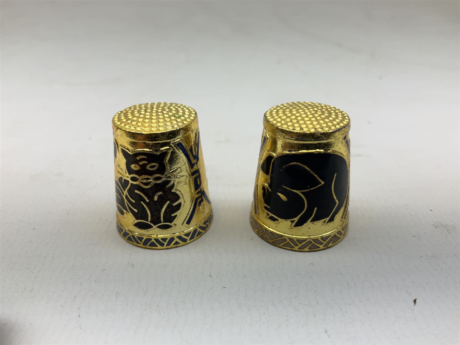 Twenty cloisonné thimbles - Image 12 of 17