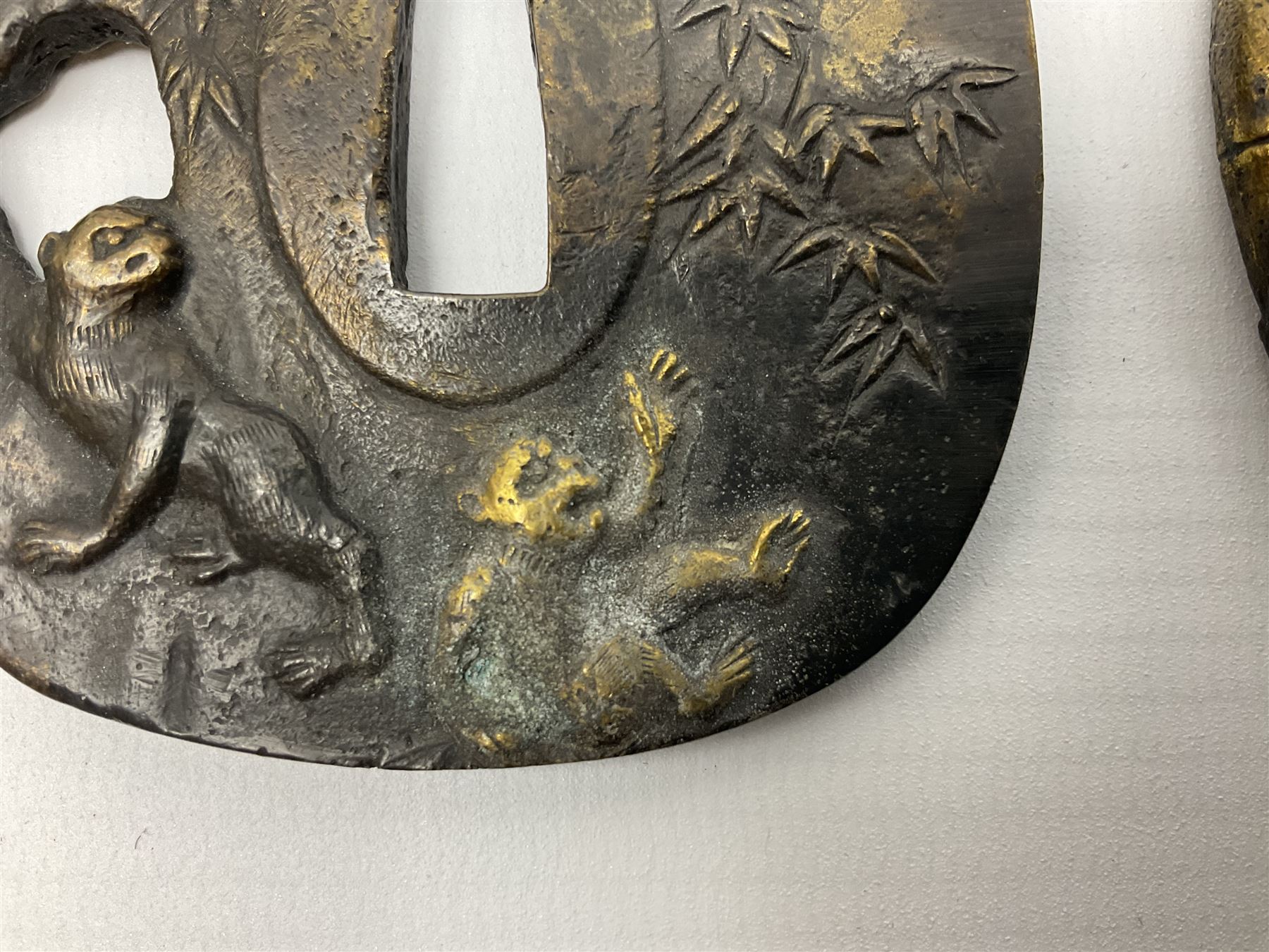 Four reproduction bronze Tsuba - Image 9 of 18