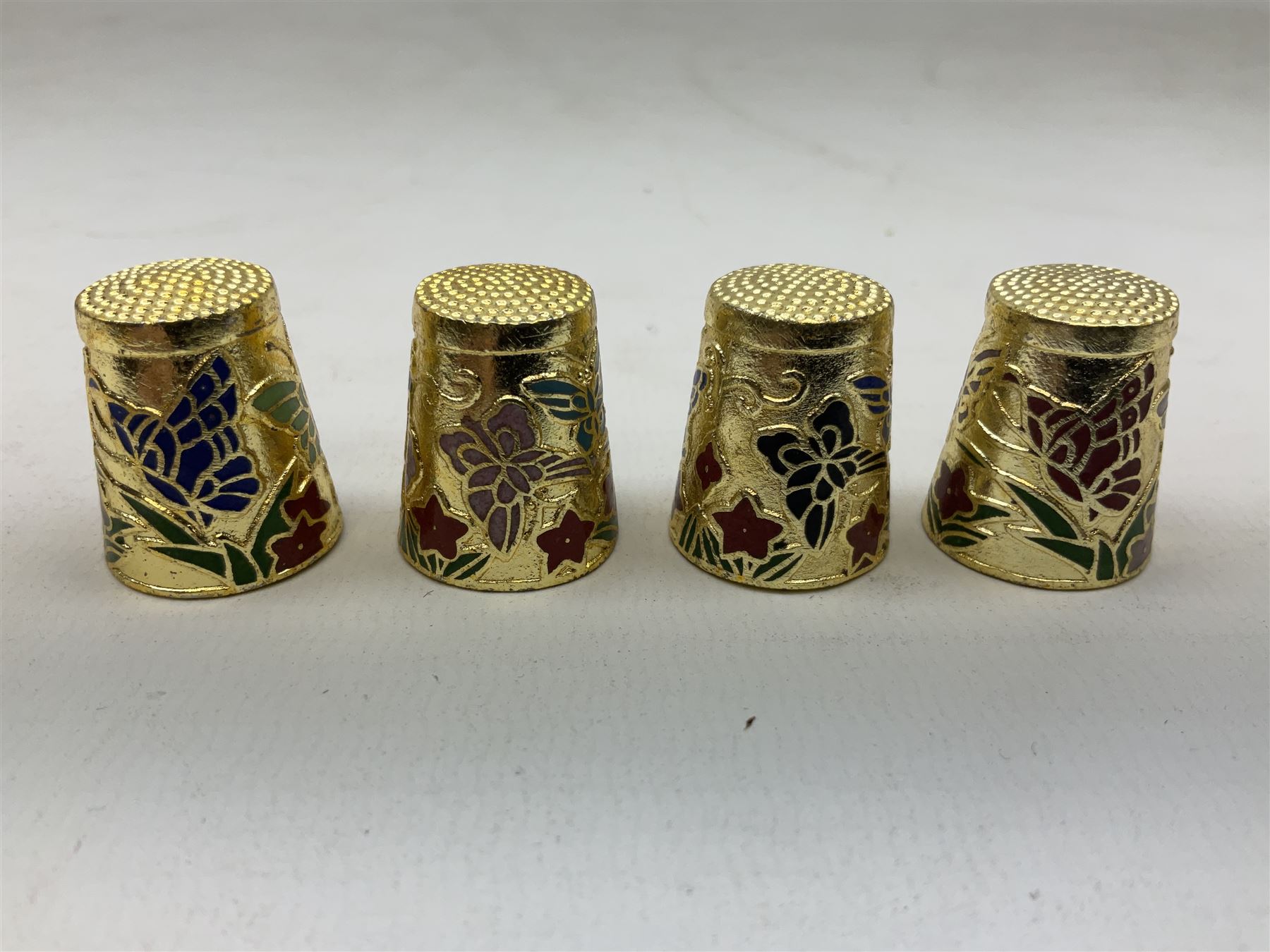 Twenty cloisonné thimbles - Image 10 of 17