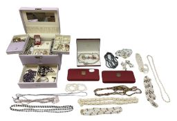 Cultured pearl jewellery comprising of eleven necklaces and seven bracelets